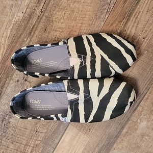 Toms Zebra Flats, size 7